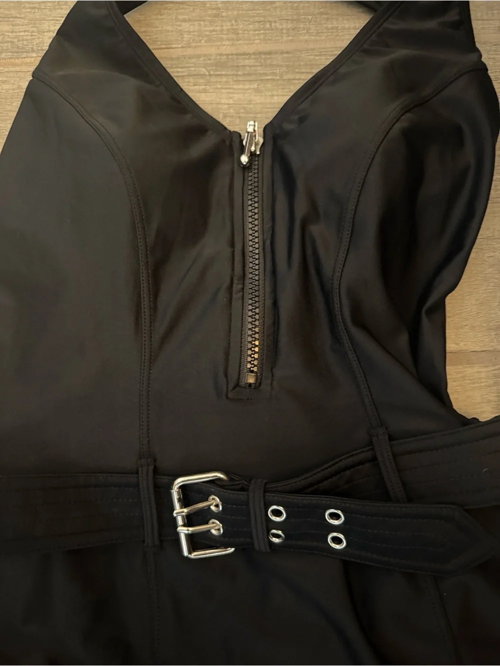 VENUS black halter